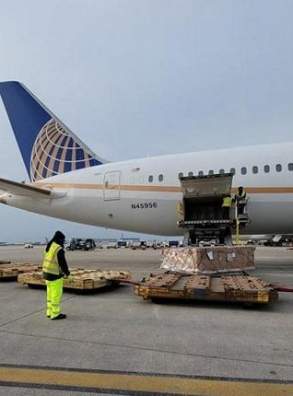 Авиакомпании United Airlines не нужны грузовые самолеты