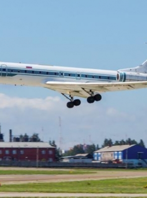 «Алроса» заменит самолетами SSJ 100 самолеты Ту-134 и Ту-154
