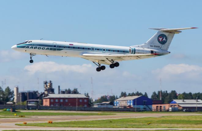 «Алроса» заменит самолетами SSJ 100 самолеты Ту-134 и Ту-154