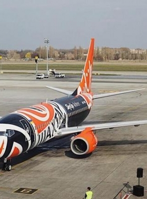 Авиакомпания SkyUp получила самолет в ливрее клуба "Шахтер"