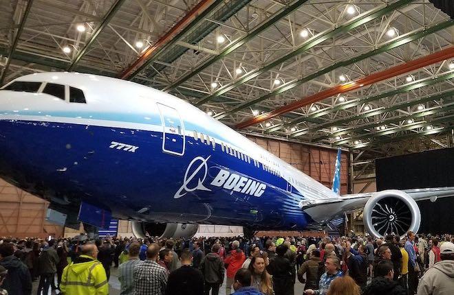 Первый полет Boeing 777-9 отложен из-за проблем с двигателем GE9X