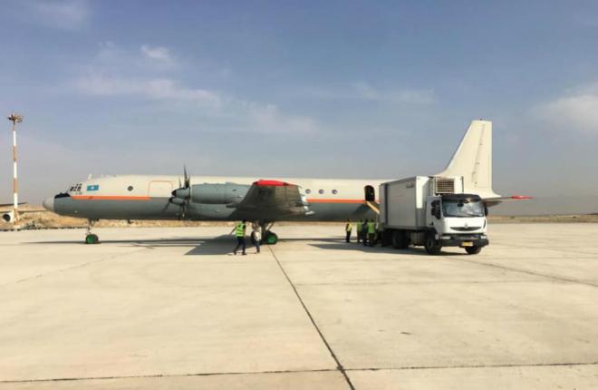 Казахстанская компания начала возить грузы на самолете Ил-18