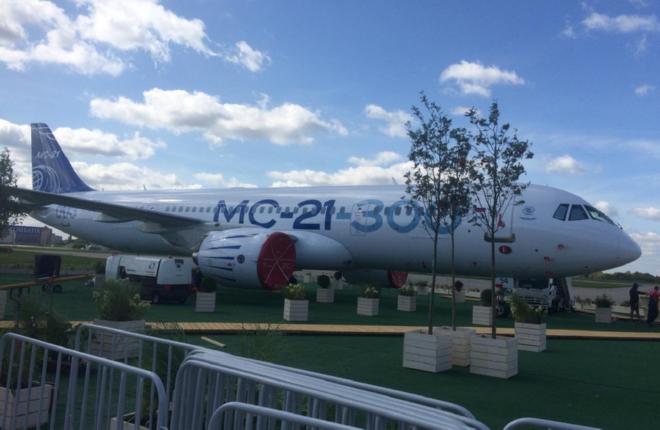 ФОТО: Перспективный самолет МС-21-300 в статической экспозиции МАКС-2019
