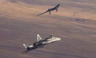 Cовместный полёт ударного БПЛА «Охотник» и истребителя Су-57 (видео)