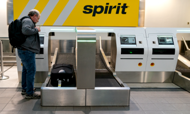 Авиакомпания Spirit автоматизировала сдачу багажа в аэропорту Нью-Йорка