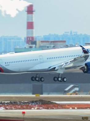 Главное за неделю: в России появился первый самолет A350, Киргизия полетела на "ветеране" MD-83, нелетная Южная Корея