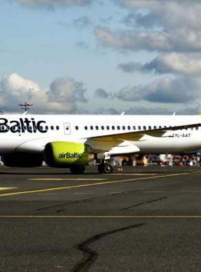 Правительство Латвии поддержит кредитом авиакомпанию airBaltic