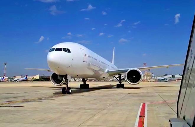 GECAS направил первый Boeing 777-300ER на конвертацию в грузовой вариант