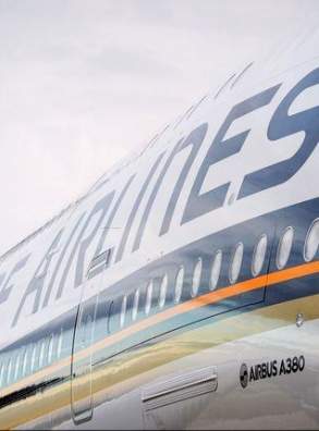 Singapore Airlines списала 26 самолетов после 2,5 млрд долларов убытков в полугодии