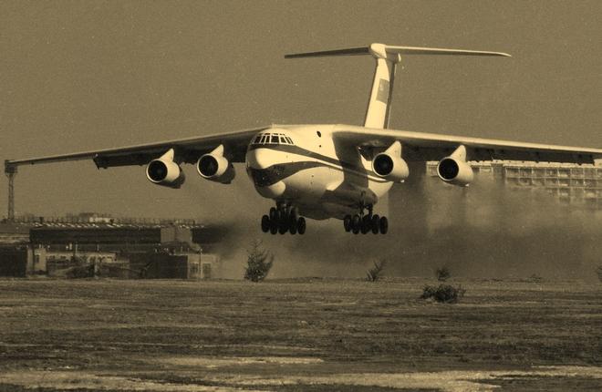 50 лет назад совершил первый полет транспортный самолет Ил-76