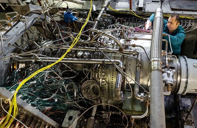 Стендовые испытания российского двигателя для нового варианта Superjet намечены на 2022 год
