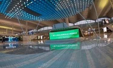 Крупнейший аэропорт Китая приостановил работу из-за трех заболевших коронавирусом сотрудников