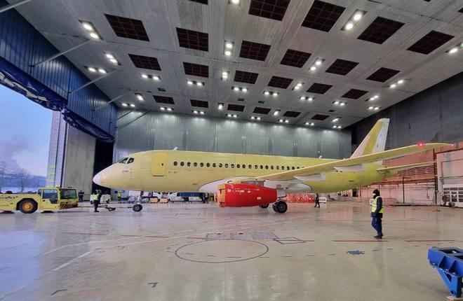 Корпорация "Иркут" выпустила 10 самолетов Superjet 100 в 2022 году