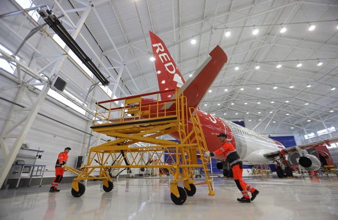 Авиакомпания Red Wings открыла ангар техобслуживания «Суперджетов»