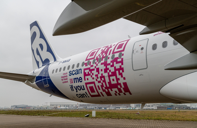 Третий летный экземпляр ультрадальнего самолета A321XLR пометили гигантским QR-кодом