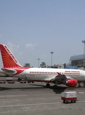 Две индийские авиакомпании получили двухнедельный запрет из Гонконга