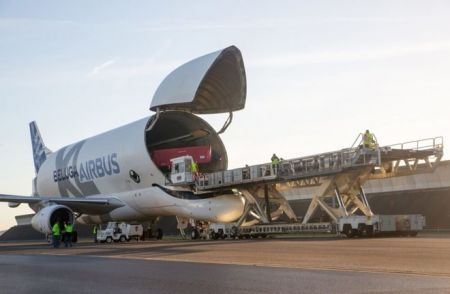 Третий самолет Airbus Beluga XL прибывает в Великобританию
