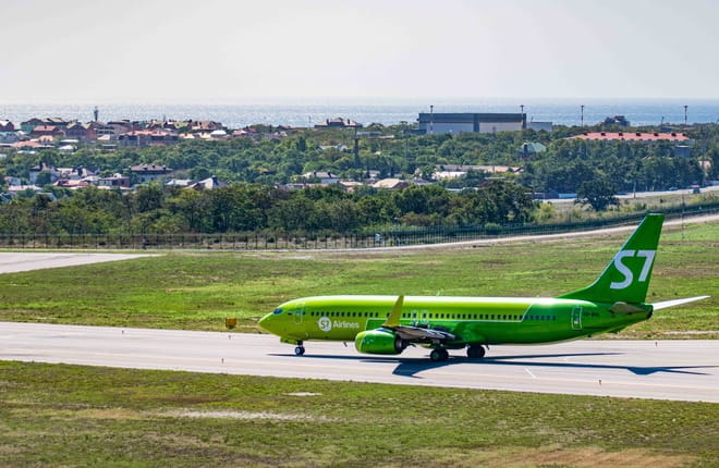 Boeing 737 S7 Airlines  Фото аэропорт Геленджик
