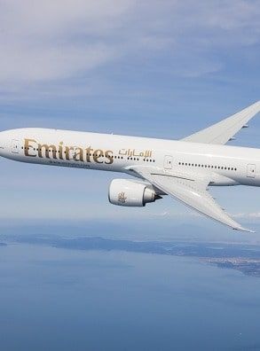 Авиакомпания "Emirates" предлагает пассажирам специальные тарифы на рейсы по почти 60 направлениям по всему миру