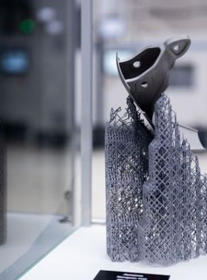 Промышленный 3D-принтер. Как это работает и как с помощью 3D-печати металлом создаются детали для авиации?