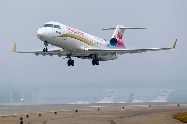 самолет Bombardier CRJ 200 авиакомпании РусЛайн