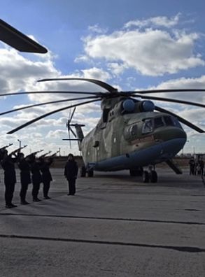 На военном аэродроме в Зернограде состоялась торжественная церемония присвоения имен собственных вертолетам Ми-8 и Ми-26