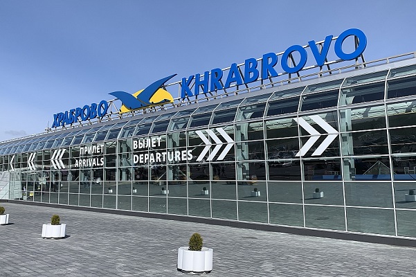 За десять месяцев 2021 года аэропорт Храброво обслужил более 3,4 млн человек