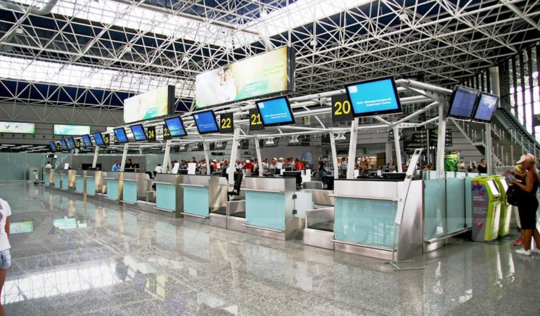 Регистрация на рейс в аэропорту Сочи