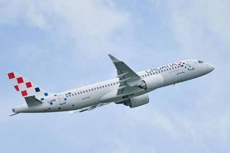 Croatia Airlines получила свой первый самолет Airbus A220 в новой ливрее